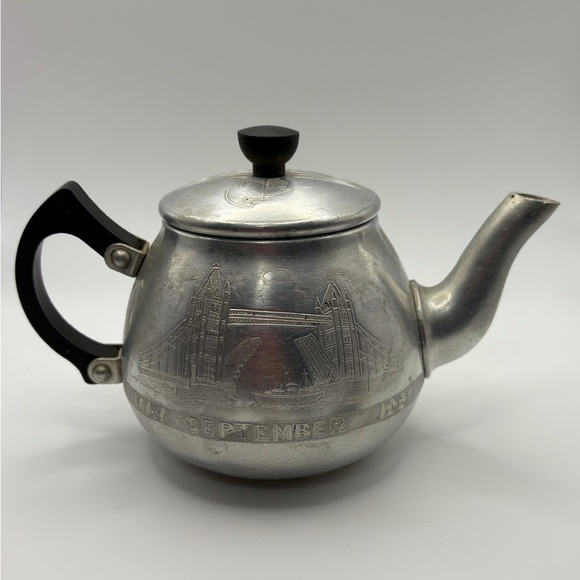 Silver Teapot with Black Handle 1951 Antique Aluminum - Picture 3 of 11